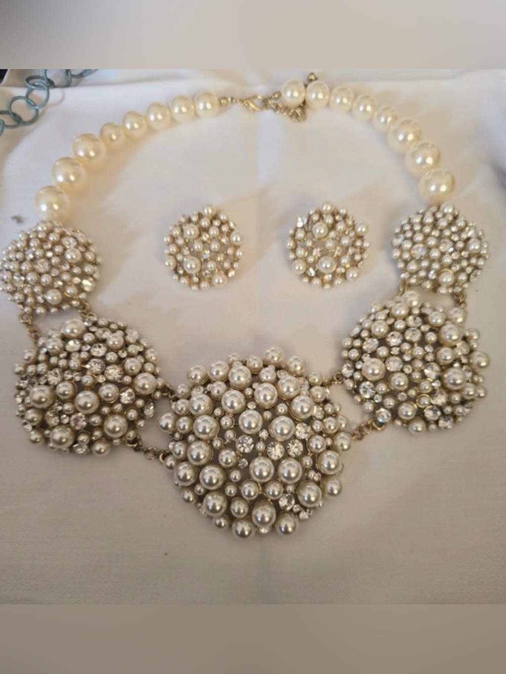 Pearl & Clear Rhinestone with earrings Cluster Statement Necklace Ivory 8-10”